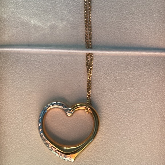 Micheal Hill 10K Gold Open Heart Necklace - Picture 1 of 2